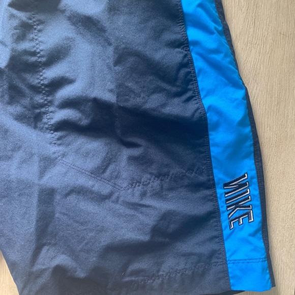Nike- Mens M Navy Swim Trunks mesh liner New condition - Picture 2 of 6